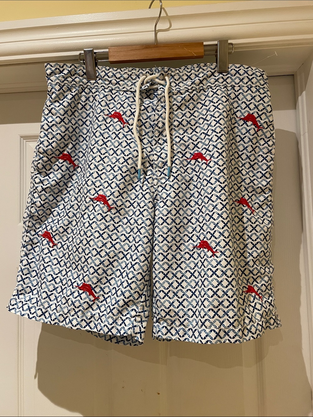 Tommy Bahama Coastal Chic Trunks  Effortless Vacation Vibes Size L